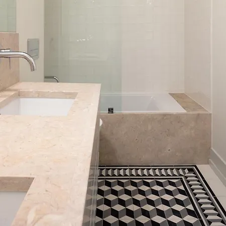 Апартаменти Riverside Downtown Deluxe